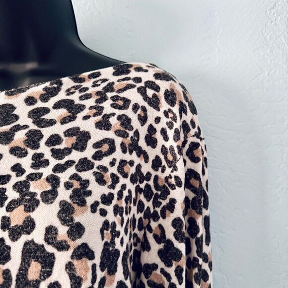 Unbranded Cheetah Print Pullover Knit Sweater Size Medium - Picture 3 of 6
